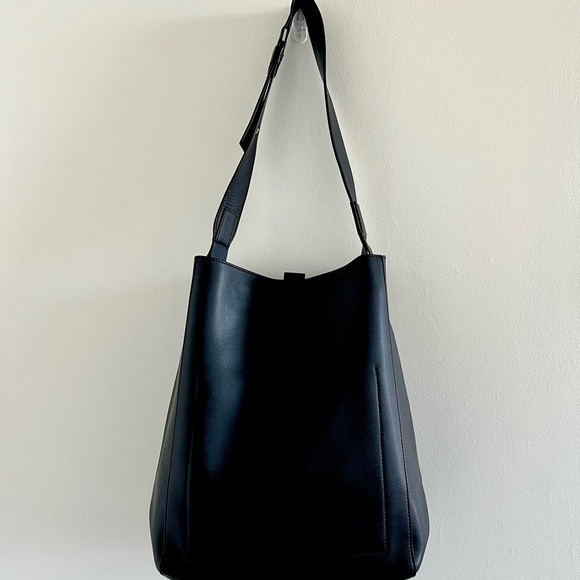 Everlane Black Tote Bag - Picture 8 of 16